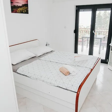 Villa Aequum Guest house *