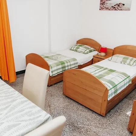 Villa Aequum Guest house Okrug Gornji