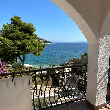Villa Aequum Guest house *
