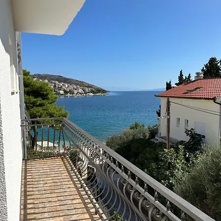 Guest house Villa Aequum Okrug Gornji