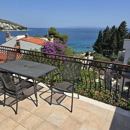 Villa Aequum Gasthof Okrug Gornji