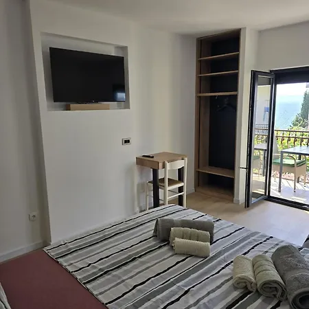 Villa Aequum Gasthof Okrug Gornji
