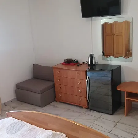 Aequum Πανσιόν 3*