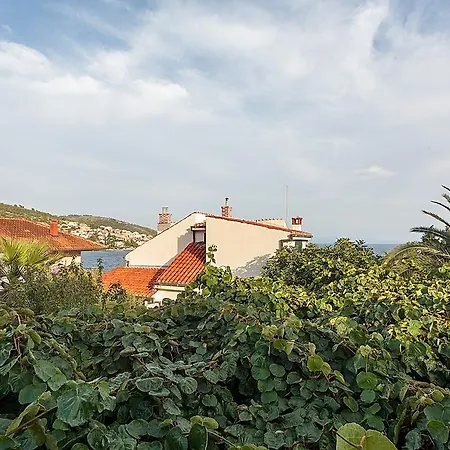 Villa Aequum Guest house Okrug Gornji