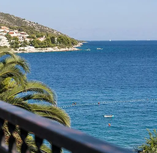 Aequum בית הארחה